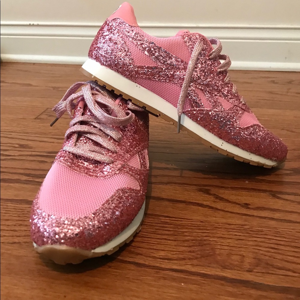 Woman gym shoes